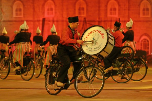 Bicycle Showband Crescendo